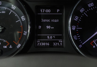 Подержанный автомобиль Skoda Superb Liftback 2012 года (12 фото)