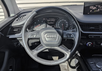 Подержанный автомобиль Audi Q7 2016 года (22 фото)