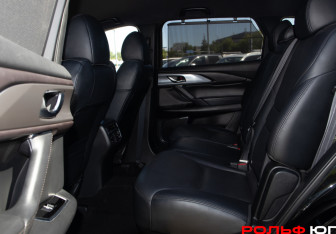 Подержанный автомобиль Mazda CX-9 2018 года (8 фото)
