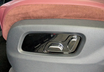 Подержанный автомобиль Hongqi E-HS9 2021 года (13 фото)