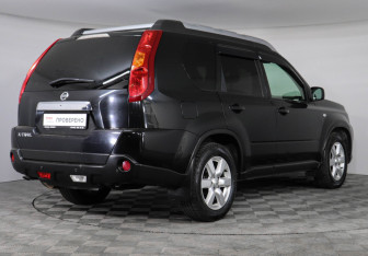 Подержанный автомобиль Nissan X-Trail 2008 года (3 фото)