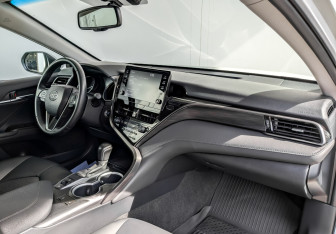 Подержанный автомобиль Toyota Camry Sedan 2021 года (11 фото)