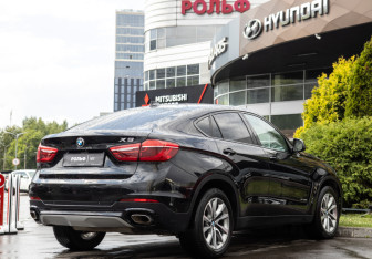 Подержанный автомобиль BMW X6 2017 года (4 фото)