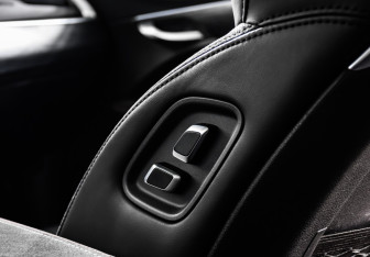 Подержанный автомобиль Geely Tugella 2022 года (16 фото)