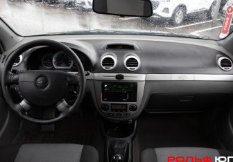 Подержанный автомобиль Chevrolet Lacetti Wagon 2007 года (10 фото)