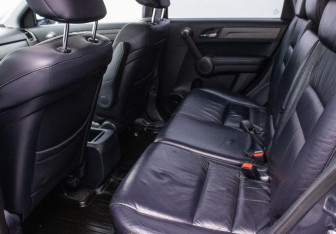 Подержанный автомобиль Honda CR-V 2011 года (11 фото)