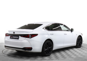 Подержанный автомобиль Lexus ES 2022 года (5 фото)