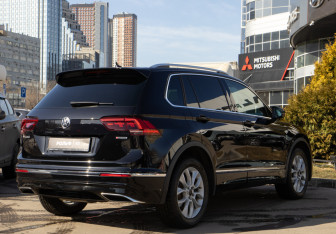 Подержанный автомобиль Volkswagen Tiguan 2019 года (4 фото)