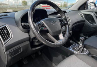 Подержанный автомобиль Hyundai Creta 2017 года (13 фото)
