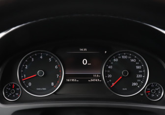 Подержанный автомобиль Volkswagen Touareg 2013 года (11 фото)