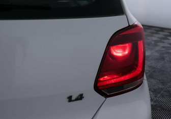 Подержанный автомобиль Volkswagen Polo Hatchback 2011 года (8 фото)