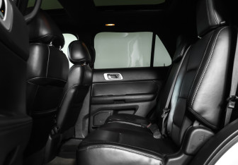 Подержанный автомобиль Ford Explorer 2013 года (12 фото)