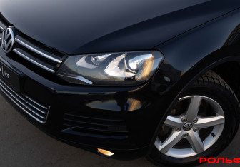 Подержанный автомобиль Volkswagen Touareg 2013 года (25 фото)