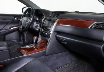 Подержанный автомобиль Toyota Camry Sedan 2013 года (11 фото)