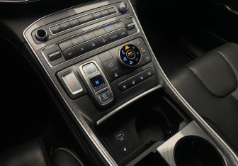 Подержанный автомобиль Hyundai Santa Fe 2021 года (16 фото)