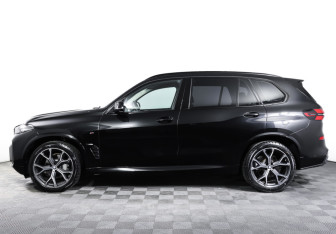 Подержанный автомобиль BMW X5 2024 года (8 фото)
