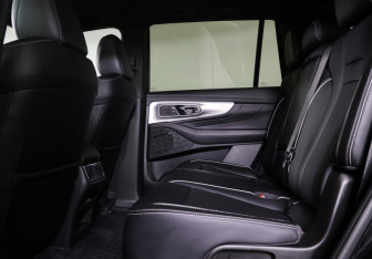 Подержанный автомобиль GAC GS8 2024 года (11 фото)