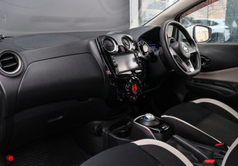 Подержанный автомобиль Nissan Note 2016 года (7 фото)