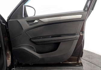 Подержанный автомобиль Renault Arkana 2019 года (24 фото)
