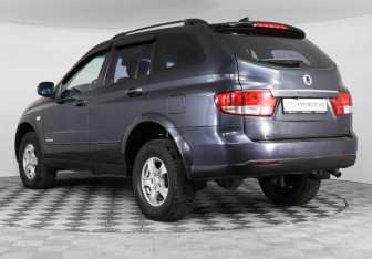 Подержанный автомобиль SsangYong Kyron 2008 года (7 фото)