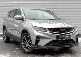 Подержанный автомобиль Geely Coolray 2022 года (3 фото)