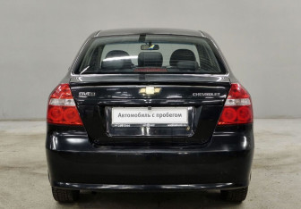 Подержанный автомобиль Chevrolet Aveo Sedan 2007 года (6 фото)