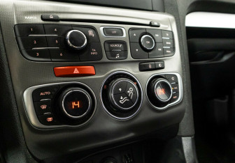 Подержанный автомобиль Citroen C4 Sedan 2016 года (12 фото)