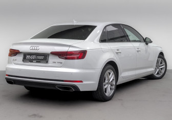 Подержанный автомобиль Audi A4 Sedan 2019 года (5 фото)