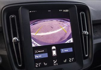 Подержанный автомобиль Volvo XC40 2019 года (21 фото)