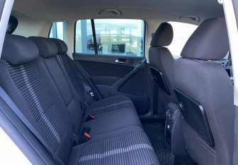 Подержанный автомобиль Volkswagen Tiguan 2010 года (21 фото)
