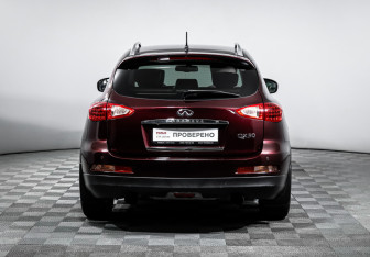 Подержанный автомобиль Infiniti QX50 2015 года (6 фото)