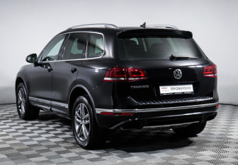 Подержанный автомобиль Volkswagen Touareg 2017 года (7 фото)
