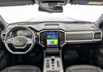 Подержанный автомобиль JAC T9 2024 года (14 фото)