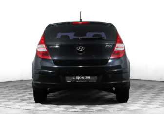 Подержанный автомобиль Hyundai i30 Hatchback 2009 года (6 фото)