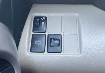 Подержанный автомобиль Toyota RAV4 2006 года (17 фото)