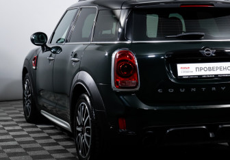 Подержанный автомобиль MINI Countryman 2019 года (16 фото)