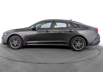 Подержанный автомобиль Kia K5 2020 года (8 фото)