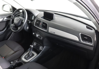 Подержанный автомобиль Audi Q3 2013 года (10 фото)