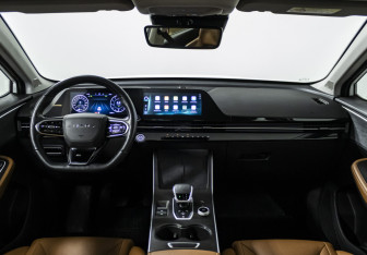 Подержанный автомобиль Omoda C5 2022 года (14 фото)