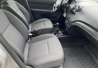 Подержанный автомобиль Chevrolet Aveo Sedan 2008 года (9 фото)