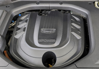Подержанный автомобиль Geely Atlas Pro 2022 года (9 фото)