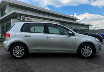 Подержанный автомобиль Volkswagen Golf Hatchback 2012 года (4 фото)