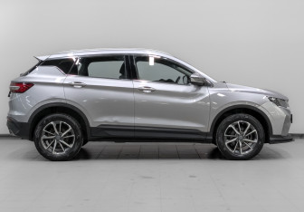 Подержанный автомобиль Geely Coolray 2022 года (4 фото)