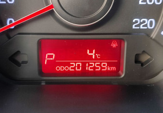 Подержанный автомобиль Kia Rio Sedan 2012 года (16 фото)