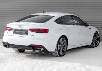 Подержанный автомобиль Audi A5 Liftback 2024 года (5 фото)