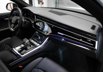 Подержанный автомобиль Audi SQ8 2024 года (23 фото)