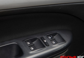 Подержанный автомобиль Skoda Octavia Liftback 2011 года (14 фото)