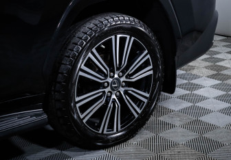 Подержанный автомобиль Lexus LX 2023 года (15 фото)
