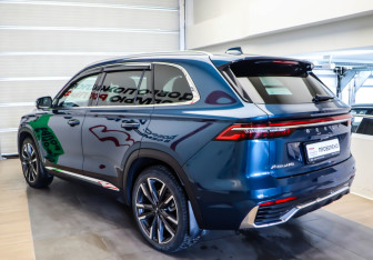 Подержанный автомобиль Geely Monjaro 2023 года (5 фото)