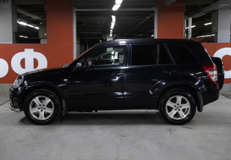 Подержанный автомобиль Suzuki Grand Vitara 2007 года (8 фото)